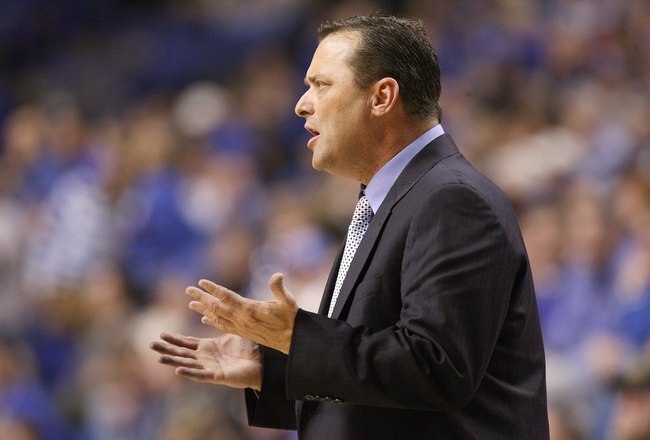 LEXINGTON, KY - JANUARY 21:  Head coach Billy Gillispie of the Kentucky Wildcats reacts to the action during the SEC game against the Auburn Tigers at Rupp Arena on January 21, 2009 in Lexington, Kentucky.  (Photo by Andy Lyons/Getty Images)