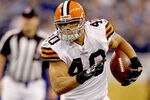 INDIANAPOLIS, IN - SEPTEMBER 18:  Peyton Hillis #40 of the Cleveland Browns carries the ball against the Indianapolis Colts at Lucas Oil Stadium on September 18, 2011 in Indianapolis, Indiana.  (Photo by Matthew Stockman/Getty Images)