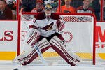 PHILADELPHIA, PA - NOVEMBER 17:  Goalie Mike Smith #41 of the Phoenix Coyotes plays during an NHL hockey game against the Philadelphia Flyers at Wells Fargo Center on November 17, 2011 in Philadelphia, Pennsylvania. The Flyers won 2-1.  (Photo by Paul Bereswill/Getty Images)