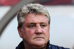 SUNDERLAND, ENGLAND - NOVEMBER 26:  Sunderland manager Steve Bruce ahead of the Barclays Premier League match between Sunderland and Wigan Athletic at Stadium of Light on November 26, 2011 in Sunderland, England.  (Photo by Gareth Copley/Getty Images)