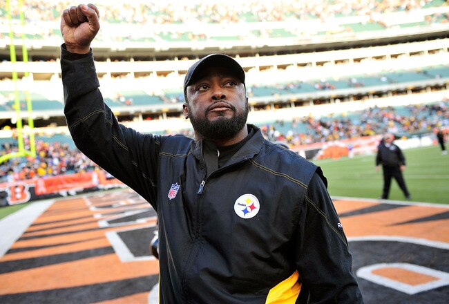CINCINNATI, OH - NOVEMBER 13:  Coach Mike Tomlin of the Pittsburgh Steelers salutes the fans after a win over the Cincinnati Bengals at Paul Brown Stadium on November 13, 2011 in Cincinnati, Ohio. The Steelers won 24-17.  (Photo by Grant Halverson/Getty Images)