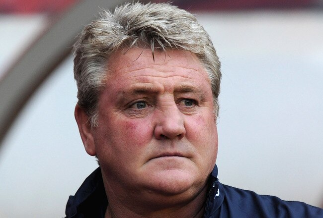 SUNDERLAND, ENGLAND - NOVEMBER 26:  Sunderland manager Steve Bruce ahead of the Barclays Premier League match between Sunderland and Wigan Athletic at Stadium of Light on November 26, 2011 in Sunderland, England.  (Photo by Gareth Copley/Getty Images)