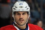 UNIONDALE, NY - NOVEMBER 17:  Brian Gionta #21 of the Montreal Canadiens skates against the New York Islanders at the Nassau Veterans Memorial Coliseum on November 17, 2011 in Uniondale, New York.  (Photo by Bruce Bennett/Getty Images)