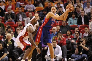 MIAMI, FL - JANUARY 28:  Tayshaun Prince #22 of of the Detroit Pistons posts up LeBron James #6 of the Miami Heat during a game at American Airlines Arena on January 28, 2011 in Miami, Florida. NOTE TO USER: User expressly acknowledges and agrees that, by downloading and/or using this Photograph, User is consenting to the terms and conditions of the Getty Images License Agreement.  (Photo by Mike Ehrmann/Getty Images)