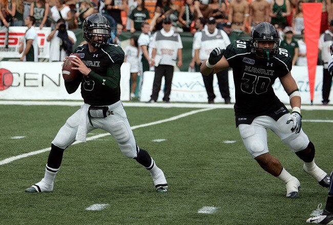 December32011joeyiosefa30blocksforqbdavidgraves9inancaafootballgamebetweenthehawaiiwarriorsandthebyucougarsatalohastadiuminhonoluluhi