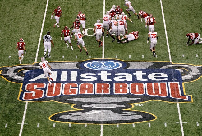 NEW ORLEANS, LA - JANUARY 04:  Dan Herron #1 of the Ohio State Buckeyes runs the ball in the first half against the Arkansas Razorbacks during the Allstate Sugar Bowl at the Louisiana Superdome on January 4, 2011 in New Orleans, Louisiana.  (Photo by Chris Graythen/Getty Images)