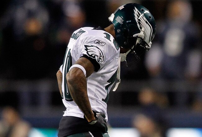 SEATTLE - DECEMBER 01:  DeSean Jackson #10 of the Philadelphia Eagles walks off the field dejected during a 34-14 loss to the Seattle Seahawks on December 1, 2011 at CenturyLink Field in Seattle, Washington.  (Photo by Jonathan Ferrey/Getty Images)