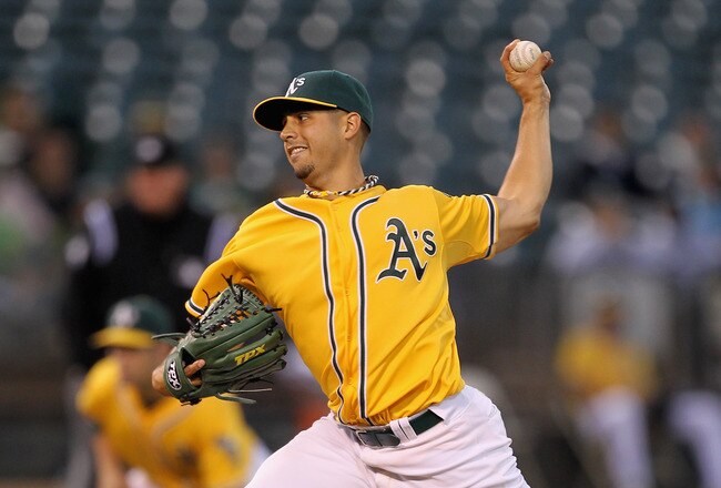 OAKLAND, CA - SEPTEMBER 06:  Gio Gonzalez #47 of the Oakland Athletics pitches against the Kansas City Royals at O.co Coliseum on September 6, 2011 in Oakland, California.  (Photo by Ezra Shaw/Getty Images)