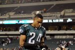 PHILADELPHIA, PA - NOVEMBER 27:  Nnamdi Asomugha #24 of the Philadelphia Eagles walks off of the field after the New England Patriots won 38-20 at Lincoln Financial Field on November 27, 2011 in Philadelphia, Pennsylvania.  (Photo by Patrick McDermott/Getty Images)