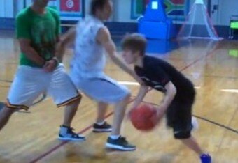 Justin-bieber-cross-over-steve-nash-300x166_crop_340x234