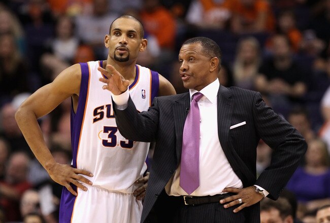 PHOENIX, AZ - JANUARY 14:  Head coach Alvin Gentry of the Phoenix Suns talks with Grant Hill #33 during the NBA game against the Portland Trail Blazers at US Airways Center on January 14, 2011 in Phoenix, Arizona. The Suns defeated the 115-111.  NOTE TO USER: User expressly acknowledges and agrees that, by downloading and or using this photograph, User is consenting to the terms and conditions of the Getty Images License Agreement.  (Photo by Christian Petersen/Getty Images)