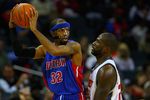 CHARLOTTE, NC - NOVEMBER 3:  Richard Hamilton #32 of the Detroit Pistons looks to pass over Jason Richardson #23 of the Charlotte Bobcats during the game on November 3, 2008 at Time Warner Cable Arena in Charlotte, North Carolina.  The Pistons won 101-83.  NOTE TO USER: User expressly acknowledges and agrees that, by downloading and or using this photograph, User is consenting to the terms and conditions of the Getty Images License Agreement.  (Photo by Streeter Lecka/Getty Images)