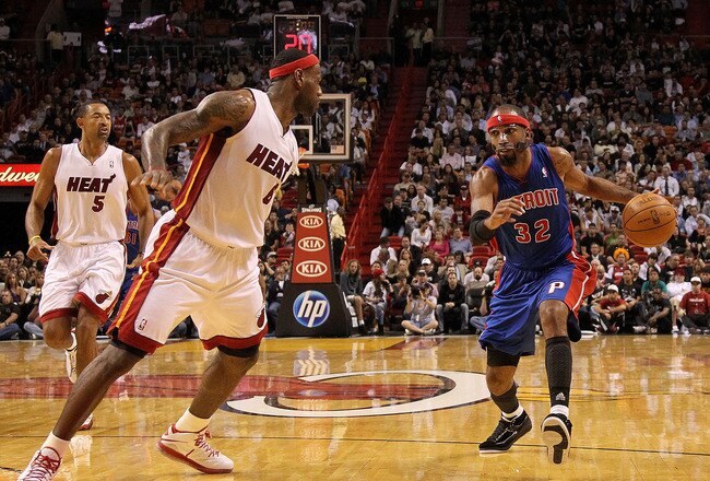 MIAMI, FL - DECEMBER 01:  Richard Hamilton #32 of the Detroit Pistons dribbles around LeBron James #6 of the Miami Heat during a game at American Airlines Arena on December 1, 2010 in Miami, Florida. NOTE TO USER: User expressly acknowledges and agrees that, by downloading and/or using this Photograph, User is consenting to the terms and conditions of the Getty Images License Agreement.  (Photo by Mike Ehrmann/Getty Images)