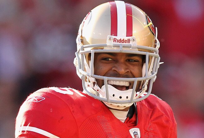 SAN FRANCISCO, CA - DECEMBER 04:  Michael Crabtree #15 of the San Francisco 49ers in action against the St. Louis Rams at Candlestick Park on December 4, 2011 in San Francisco, California.  (Photo by Ezra Shaw/Getty Images)