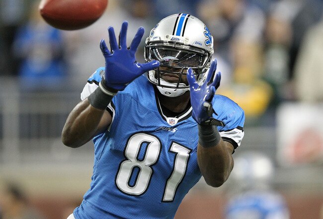 DETROIT, MI - NOVEMBER 24: Calvin Johnson #81 of the Detroit Lions warms up prior to the start of the game against the Green Bay Packers at Ford Field on November 24, 2011 in Detroit, Michigan.  (Photo by Leon Halip/Getty Images)