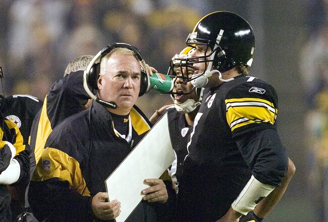 Pittsburgh Steelers quarterback coach Mark Whipple talks with quarterbacks Ben Roethlisberger and Tommy Maddox during a game against the Baltimore Ravens at Heinz Field in Pittsburgh, Pennsylvania on October 31st, 2005. The Steelers defeated the Ravens 20 to 19. (Photo by Michael Fabus/NFLPhotoLibrary)