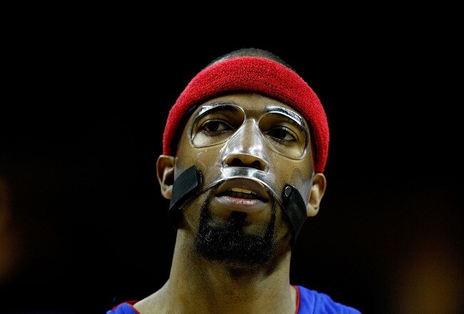 CHARLOTTE, NC - DECEMBER 13:  Richard Hamilton #32 of the Detroit Pistons wathces on during their game against the Charlotte Bobcats at Time Warner Cable Arena on December 13, 2008 in Charlotte, North Carolina. NOTE TO USER: User expressly acknowledges and agrees that, by downloading and or using this photograph, User is consenting to the terms and conditions of the Getty Images License Agreement.   (Photo by Streeter Lecka/Getty Images)