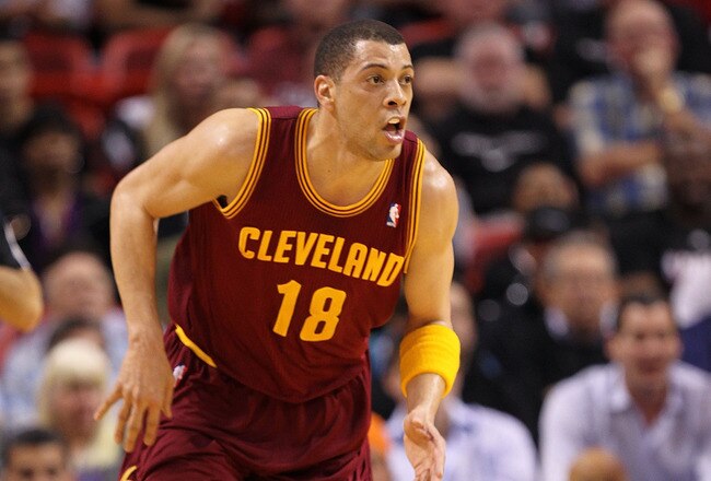 MIAMI, FL - JANUARY 31:  Anthony Parker #18 of the Cleveland Cavaliers brings the ball up the floor during a game against the Miami Heat  at American Airlines Arena on January 31, 2011 in Miami, Florida. NOTE TO USER: User expressly acknowledges and agrees that, by downloading and/or using this Photograph, User is consenting to the terms and conditions of the Getty Images License Agreement.  (Photo by Mike Ehrmann/Getty Images)