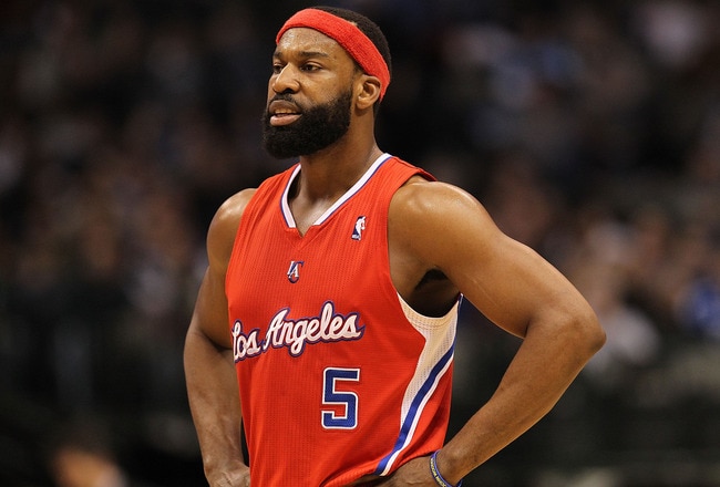 DALLAS, TX - JANUARY 25:  Baron Davis #5 of the Los Angeles Clippers at American Airlines Center on January 25, 2011 in Dallas, Texas.  NOTE TO USER: User expressly acknowledges and agrees that, by downloading and or using this photograph, User is consenting to the terms and conditions of the Getty Images License Agreement.  (Photo by Ronald Martinez/Getty Images)