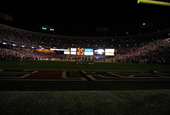 SAN FRANCISCO, CA - DECEMBER 19: The Stadium light go out in the second quarter during the game between the Pittsburgh Steelers and the San Francisco 49ers at Candlestick Park on December 19, 2011 in San Francisco, California.  (Photo by Thearon W. Henderson/Getty Images)
