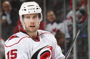 NEWARK, NJ - DECEMBER 09:  Tuomo Ruutu #15 of the Carolina Hurricanes against the New Jersey Devils on December 9, 2009 in Newark, New Jersey.  (Photo by Paul Bereswill/Getty Images)