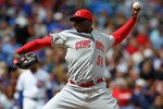 CHICAGO, IL - SEPTEMBER 05:  Starting pitcher Dontrelle Willis #50 of the Cincinnati Reds delivers the ball against the Chicago Cubs at Wrigley Field on September 5, 2011 in Chicago, Illinois.  (Photo by Jonathan Daniel/Getty Images)