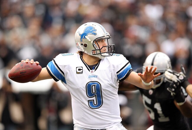 OAKLAND, CA - DECEMBER 18:  Matthew Stafford #9 of the Detroit Lions in action against the Oakland Raiders at O.co Coliseum on December 18, 2011 in Oakland, California.  (Photo by Ezra Shaw/Getty Images)