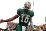 WACO, TX - DECEMBER 03:  Robert Griffin III #10 of the Baylor Bears runs onto the field before a game against the Texas Longhorns at Floyd Casey Stadium on December 3, 2011 in Waco, Texas.  (Photo by Sarah Glenn/Getty Images)