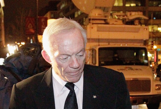 WASHINGTON, DC - MARCH 10:  Dallas Cowboys owner Jerry Jones leaves a meeting at the Federal Mediation and Conciliation Service building March 10, 2011 in Washington, DC. Representatives from the National Football League (NFL) and National Football League Players' Association (NFLPA) continue to negotiate a labor dispute during a 7 day extension of talks.  (Photo by Rob Carr/Getty Images)