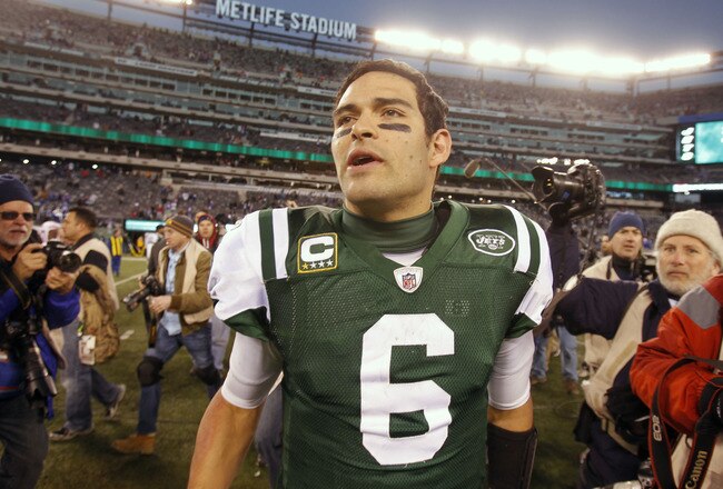 EAST RUTHERFORD, NJ - DECEMBER 24:  Mark Sanchez #6 of the New York Jets walks off the field after a game against the New York Giants at MetLife Stadium on December 24, 2011 in East Rutherford. New Jersey. The Giants won 29 - 14. (Photo by Rich Schultz/Getty Images)