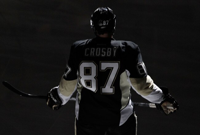 PITTSBURGH, PA - NOVEMBER 21:  Sidney Crosby #87 of the Pittsburgh Penguins takes the ice against the New York Islanders for the first time since sustaining a concussion on January 5 during the game on November 21, 2011 at CONSOL Energy Center in Pittsburgh, Pennsylvania.  (Photo by Jared Wickerham/Getty Images)