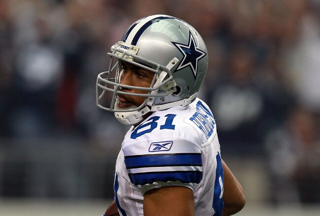 ARLINGTON, TX - NOVEMBER 13:  Laurent Robinson #81 of the Dallas Cowboys at Cowboys Stadium on November 13, 2011 in Arlington, Texas.  (Photo by Ronald Martinez/Getty Images)