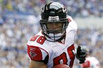 INDIANAPOLIS, IN - NOVEMBER 6: Tony Gonzalez #88 of the Atlanta Falcons pulls in a one-yard touchdown pass in the third quarter against the Indianapolis Colts at Lucas Oil Stadium on November 6, 2011 in Indianapolis, Indiana. The Falcons defeated the Colts 31-7. (Photo by Joe Robbins/Getty Images)