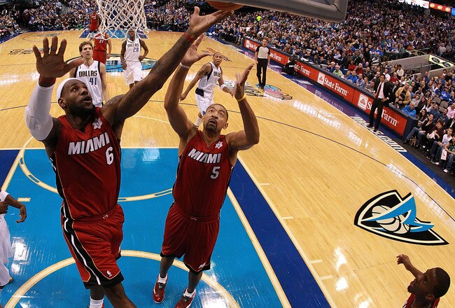 DALLAS, TX - DECEMBER 25:  LeBron James #6 of the Miami Heat at American Airlines Center on December 25, 2011 in Dallas, Texas.  (Photo by Ronald Martinez/Getty Images)