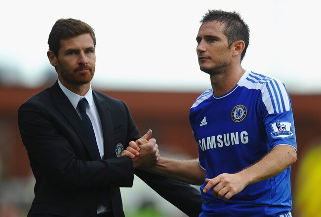 STOKE ON TRENT, ENGLAND - AUGUST 14:  Andre Villas-Boas the Chelsea manager shakes the hand of Frank Lampard during the Barclays Premier League match between Stoke City and Chelsea at the Britannia Stadium on August 14, 2011 in Stoke on Trent, England.  (Photo by Laurence Griffiths/Getty Images)