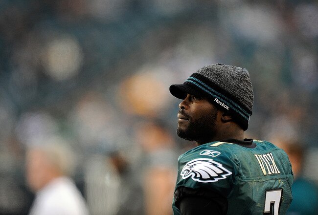 PHILADELPHIA, PA - JANUARY 01:  Michael Vick #7 of the Philadelphia Eagles looks on from the sideline during a game against the Washington Redskins at Lincoln Financial Field on January 1, 2012 in Philadelphia, Pennsylvania.  (Photo by Patrick McDermott/Getty Images)