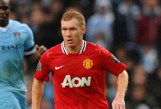 MANCHESTER, ENGLAND - JANUARY 08:  Paul Scholes of Manchester United in action during the FA Cup Third Round match between Manchester City and Manchester United at the Etihad Stadium on January 8, 2012 in Manchester, England.  (Photo by Laurence Griffiths/Getty Images)