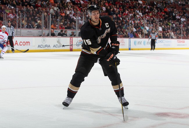 ANAHEIM, CA - NOVEMBER 30:  Ryan Getzlaf #15 of the Anaheim Ducks skates against the Montreal Canadiens at Honda Center on November 30, 2011 in Anaheim, California.  (Photo by Jeff Gross/Getty Images)