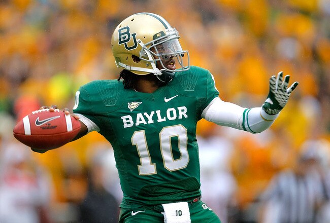 WACO, TX - DECEMBER 03:  Robert Griffin III #10 of the Baylor Bears looks to pass during a game against the Texas Longhorns at Floyd Casey Stadium on December 3, 2011 in Waco, Texas.  (Photo by Sarah Glenn/Getty Images)