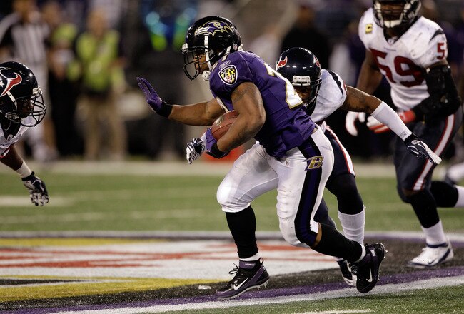 BALTIMORE, MD - OCTOBER 16:  Running back  Ray Rice #27 of the Baltimore Ravens carries the ball against the Houston Texans at M&T Bank Stadium on October 16, 2011 in Baltimore, Maryland. The Ravens won 29-14.  (Photo by Rob Carr/Getty Images)