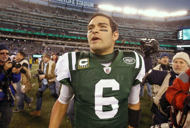 EAST RUTHERFORD, NJ - DECEMBER 24:  Mark Sanchez #6 of the New York Jets walks off the field after a game against the New York Giants at MetLife Stadium on December 24, 2011 in East Rutherford. New Jersey. The Giants won 29 - 14. (Photo by Rich Schultz/Getty Images)