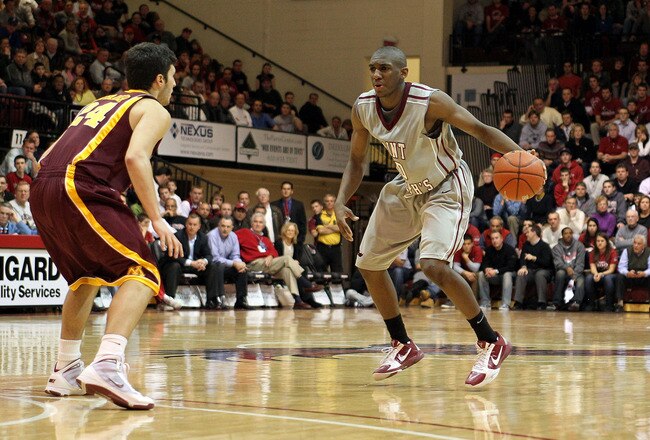 PHILADELPHIA, PA - DECEMBER 08:  Langston Galloway #10 of the St. Joseph's Hawks runs the offense against the Minnesota Golden Gophers at Michael J. Hagan Arena on December 8, 2010 in Philadelphia, Pennsylvania.  (Photo by Chris Chambers/Getty Images)