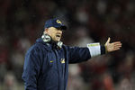 STANFORD, CA - NOVEMBER 19:  Head coach Jeff Tedford of the California Golden Bears walks the sidelines during their game against the Stanford Cardinal at Stanford Stadium on November 19, 2011 in Stanford, California.  (Photo by Ezra Shaw/Getty Images)