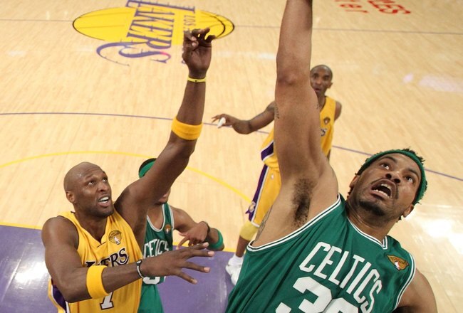 LOS ANGELES, CA - JUNE 17:  Rasheed Wallace #30 of the Boston Celtics rebounds the ball in front of Lamar Odom #7 of the Los Angeles Lakers in Game Seven of the 2010 NBA Finals at Staples Center on June 17, 2010 in Los Angeles, California.  NOTE TO USER: User expressly acknowledges and agrees that, by downloading and/or using this Photograph, user is consenting to the terms and conditions of the Getty Images License Agreement.  (Photo by Ronald Martinez/Getty Images)