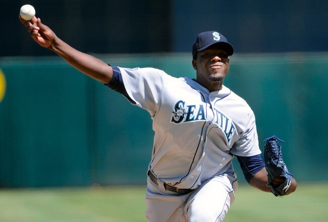 OAKLAND, CA - SEPTEMBER 03: Michael Pineda #36 of the Seattle Mariners pitches against the Oakland Athletics in the first inning during an MLB baseball game at O.co Coliseum on September 3, 2011 in Oakland, California.  (Photo by Thearon W. Henderson/Getty Images)