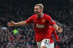 MANCHESTER, ENGLAND - JANUARY 14:  Paul Scholes of Manchester United celebrates after scoring the opening goal during the Barclays Premier League match between Manchester United and Bolton Wanderers at Old Trafford on January 14, 2012 in Manchester, England.  (Photo by Alex Livesey/Getty Images)