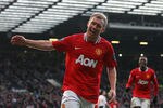 MANCHESTER, ENGLAND - JANUARY 14:  Paul Scholes of Manchester United celebrates after scoring the opening goal during the Barclays Premier League match between Manchester United and Bolton Wanderers at Old Trafford on January 14, 2012 in Manchester, England.  (Photo by Alex Livesey/Getty Images)