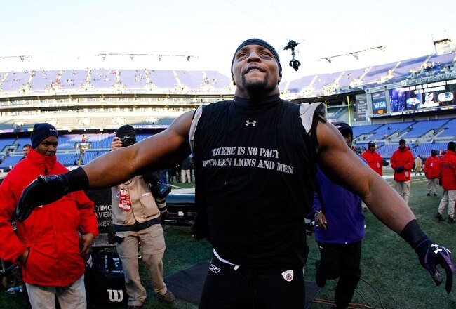 BALTIMORE, MD - JANUARY 15:  Ray Lewis #52 of the Baltimore Ravens celebrates their 20-13 win over the Houston Texans during the AFC Divisional playoff game at M&T Bank Stadium on January 15, 2012 in Baltimore, Maryland.  (Photo by Rob Carr/Getty Images)