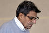 UNIVERSITY PARK, PA - NOVEMBER 08:  Penn State University head football coach Joe Paterno leaves the team's football building on November 8, 2011 in University Park, Pennsylvania. Amid allegations that former assistant Jerry Sandusky was involved with child sex abuse, Paterno's weekly news conference was canceled about an hour before it was scheduled to occur. (Photo by Rob Carr/Getty Images)
