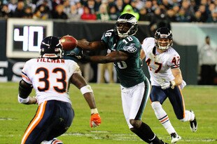 PHILADELPHIA, PA - NOVEMBER 7: Jeremy Maclin #18 of the Philadelphia Eagles makes a catch against the Chicago Bears at Lincoln Financial Field on November 7, 2011 in Phildelphia, Pennsylvania. (Photo by Scott Cunningham/Getty Images)